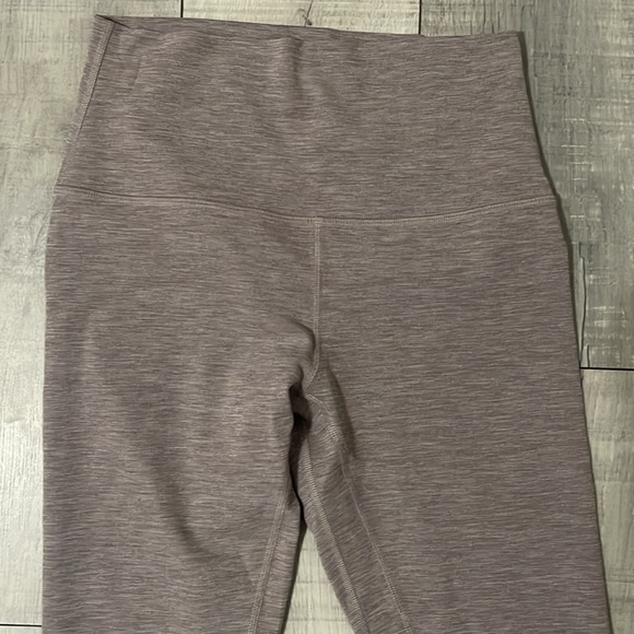 Lululemon Leggings Excellent Condition - Picture 3 of 6